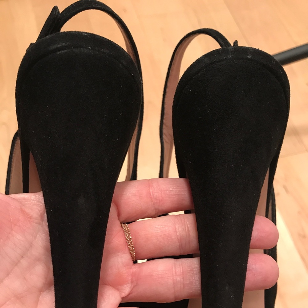 Authentic Prada suede high heels gently worn - Picture 7 of 8